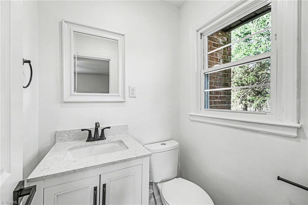 3603 Rolling Road High Point, NC 27265 - Photo 12 of 28