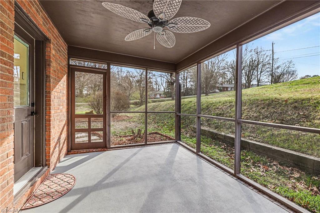 3603 Rolling Road High Point, NC 27265 - Photo 20 of 28