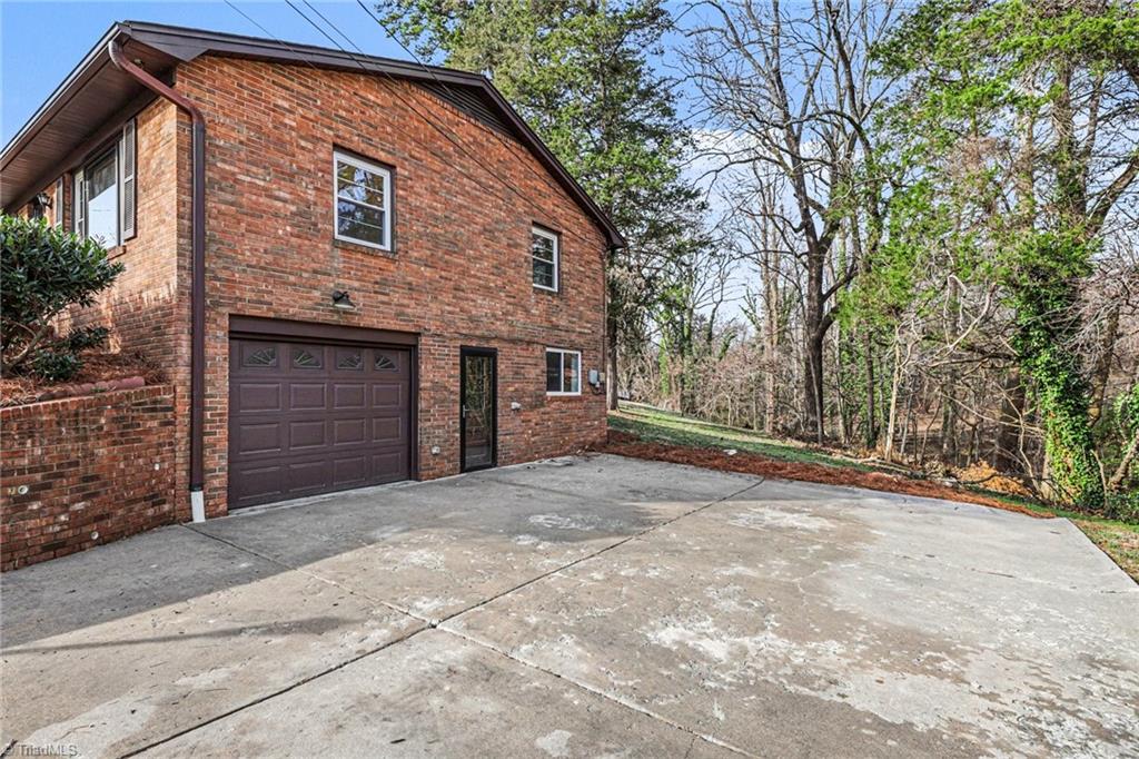 3603 Rolling Road High Point, NC 27265 - Photo 23 of 28