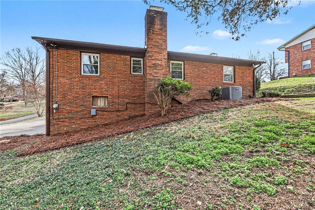 3603 Rolling Road High Point, NC 27265 - Photo 24 of 28