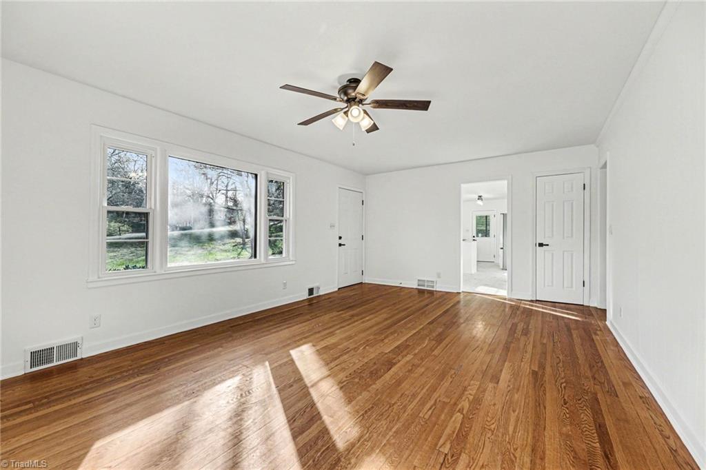 3603 Rolling Road High Point, NC 27265 - Photo 4 of 28