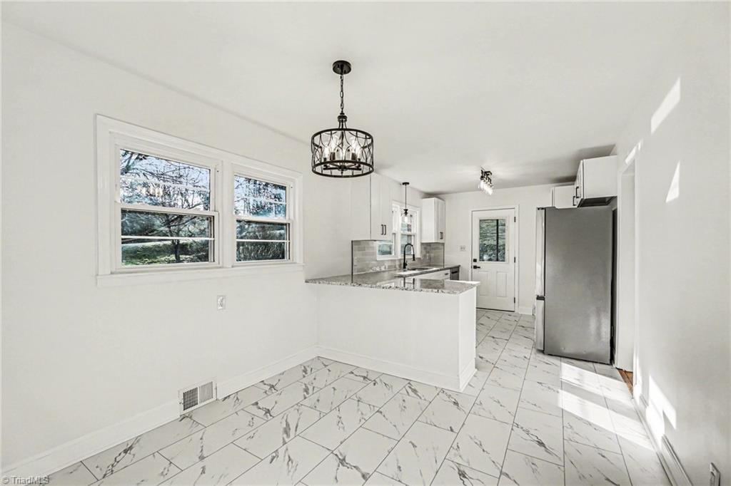 3603 Rolling Road High Point, NC 27265 - Photo 6 of 28