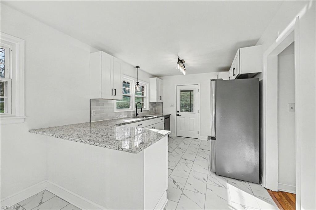 3603 Rolling Road High Point, NC 27265 - Photo 7 of 28