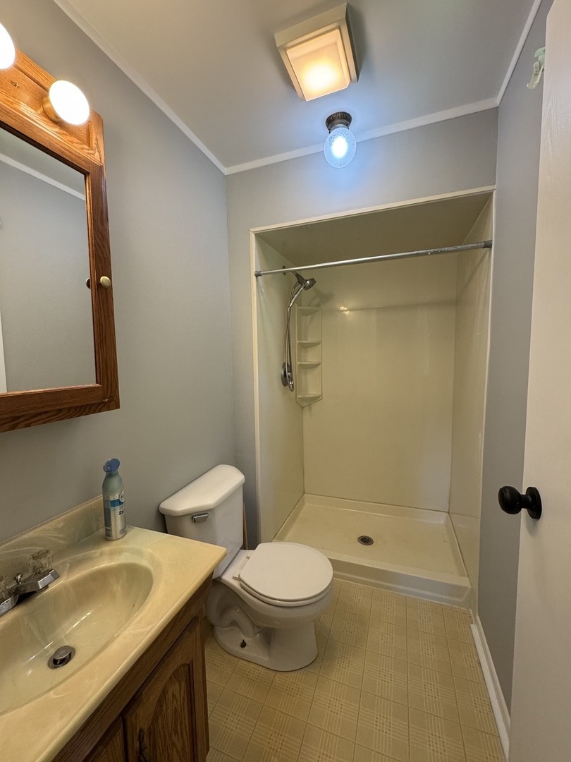 8421 Hickory Nut Grove Road Cary, IL 60013 - Photo 13 of 24