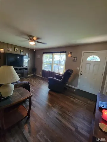 $130,000 | 911 North Sunset Drive, Pinckneyville, IL 62274