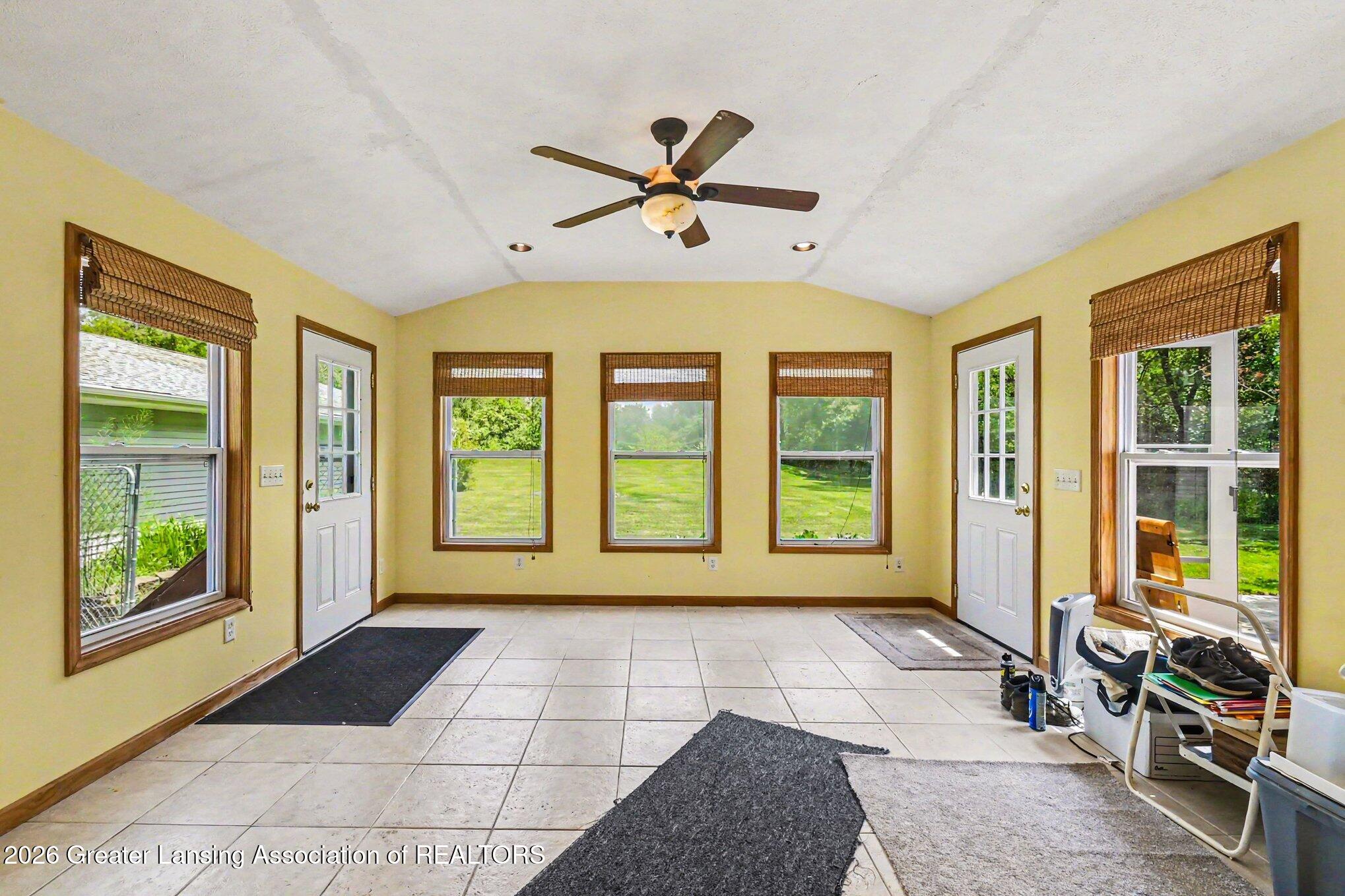 16453 Center Road East Lansing, MI 48823 - Photo 6 of 33 004_file_2643