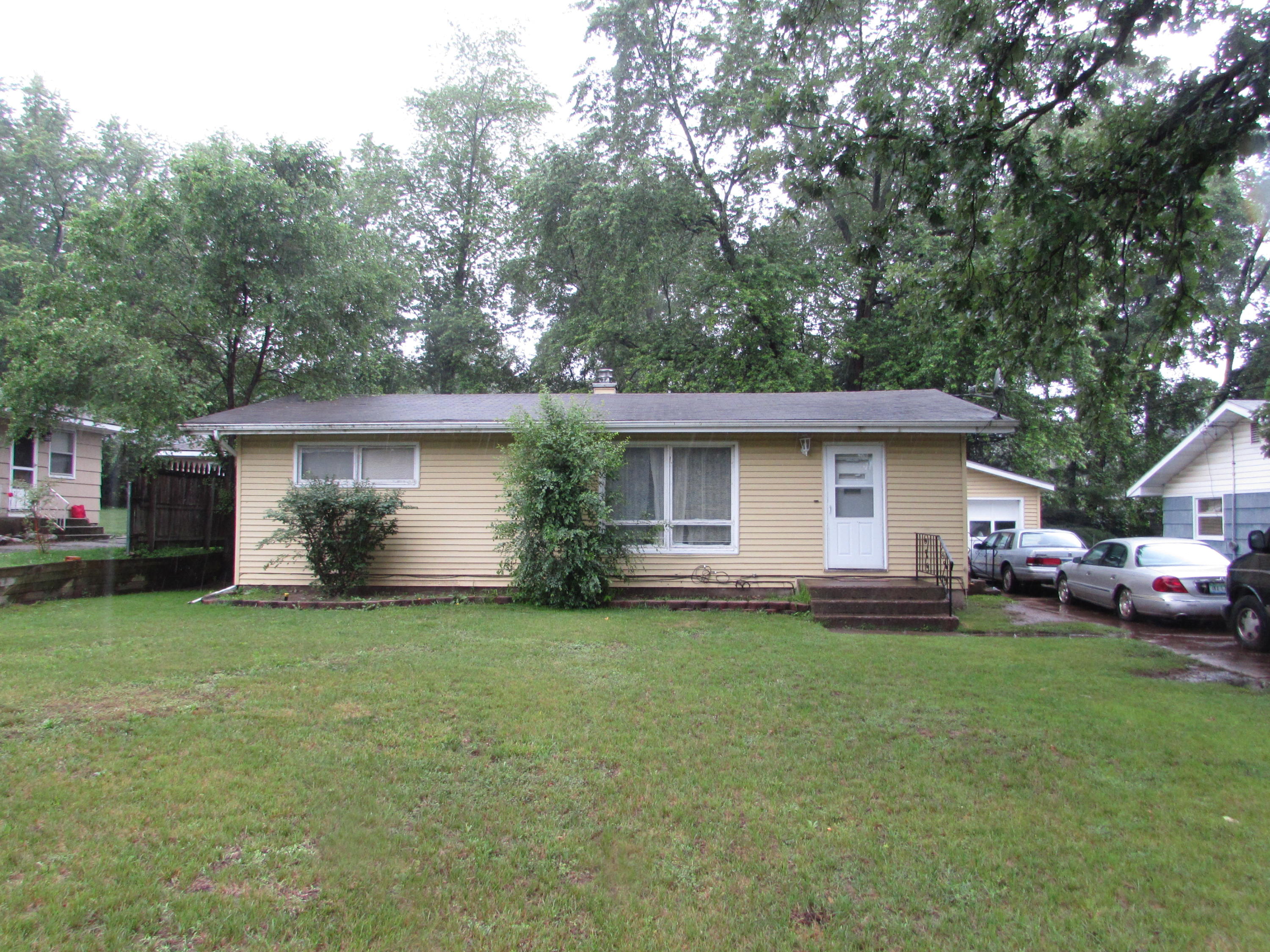 327 North 27th Street Springfield, MI 49037 - Photo 1 of 14 IMG_6381