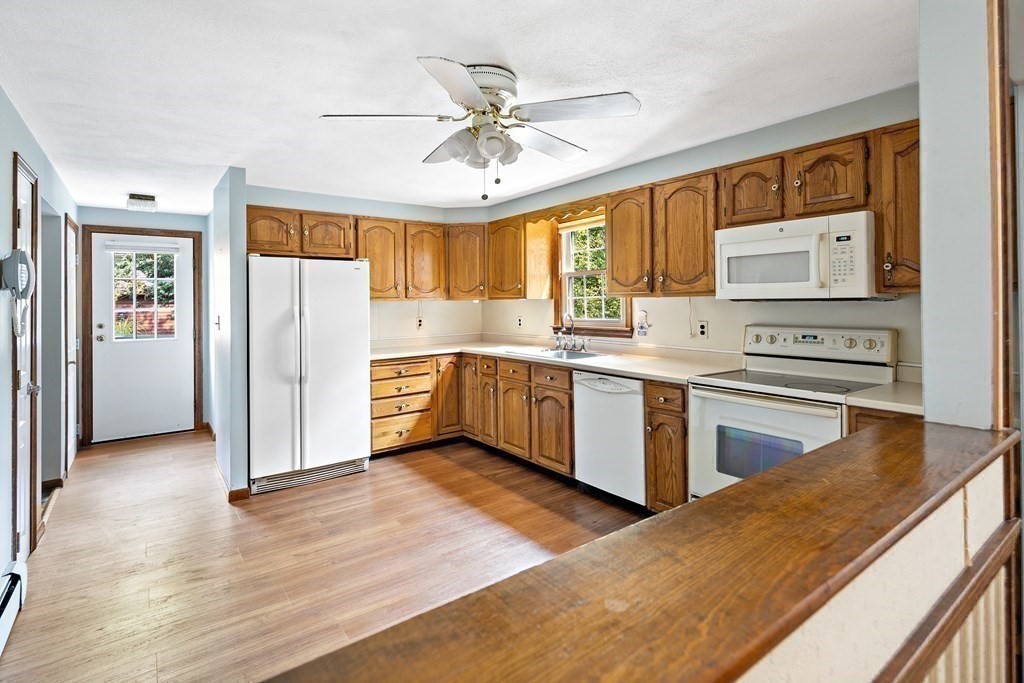 81 Hillside Road Braintree, MA 02184 - Photo 4 of 7 Gallery Image 4