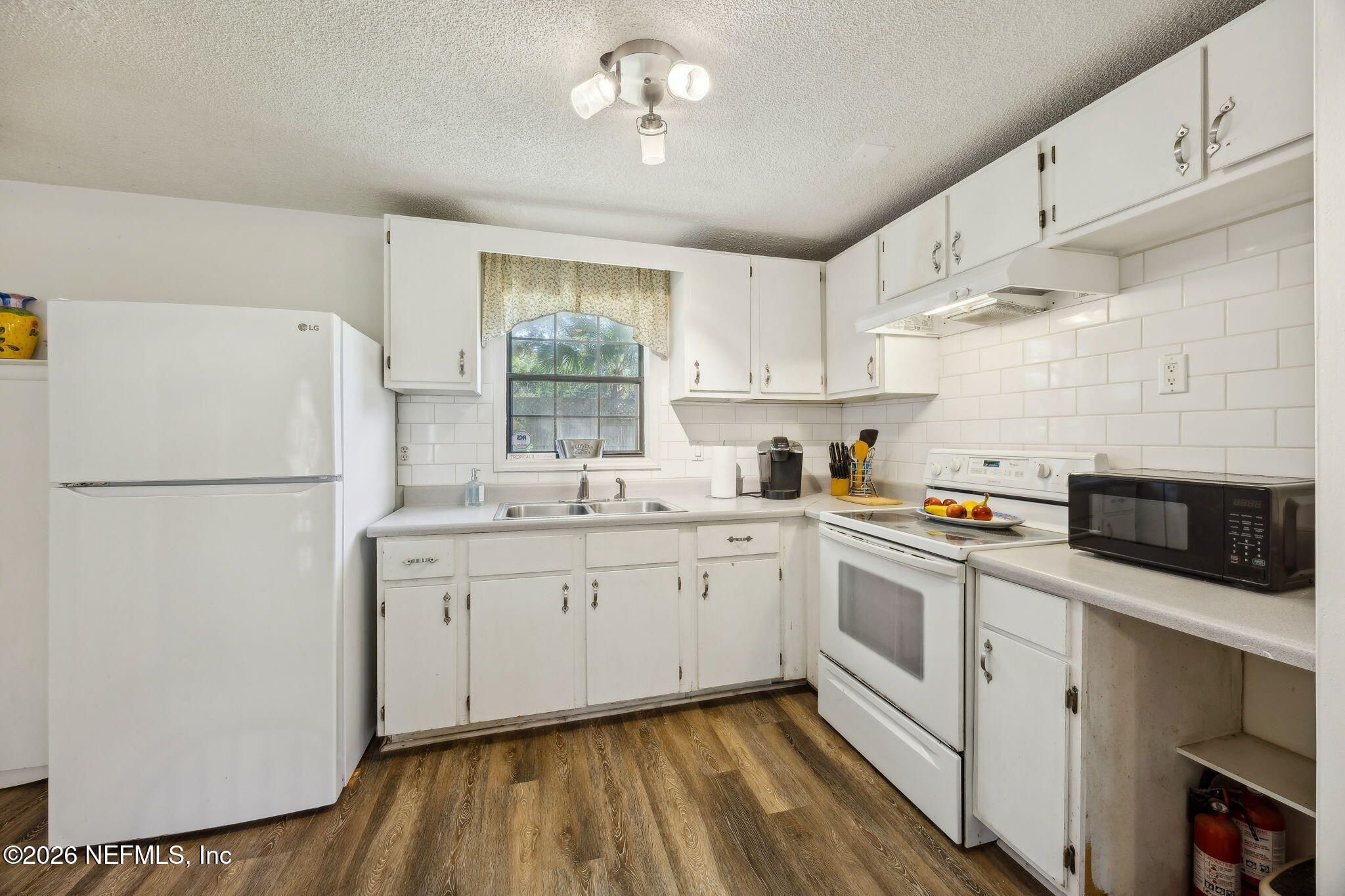 1306 South 4th Street Fernandina Beach, FL 32034 - Photo 17 of 38 18-web-or-mls-19_1306 S 4th St