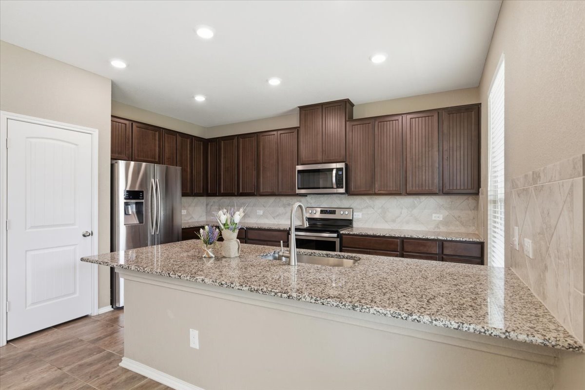 1006 Toltec Trail Georgetown, TX 78626 - Photo 19 of 40