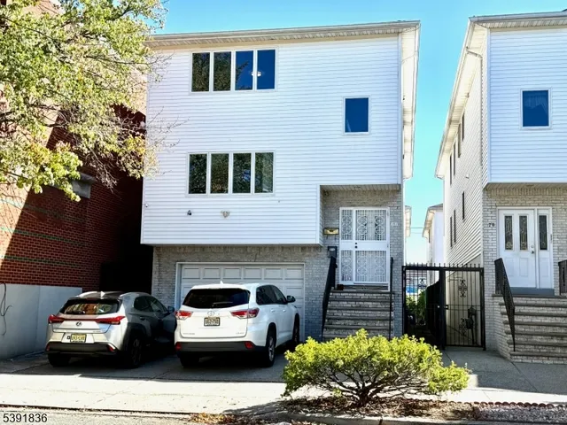 $2,800 | 68 Somme Street, Unit 2, Newark, NJ 07105