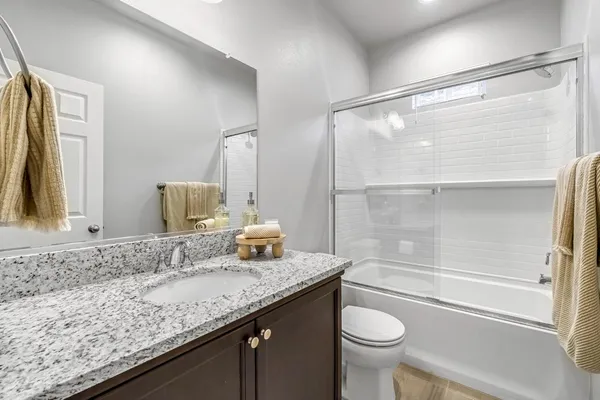 $469,500 | 649 Wood Crest Avenue, Madera, CA 93636