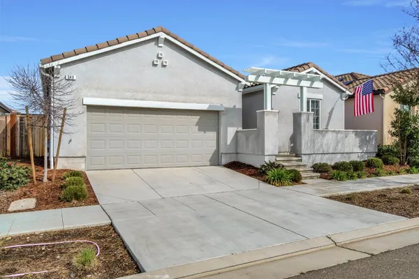 $469,500 | 649 Wood Crest Avenue, Madera, CA 93636