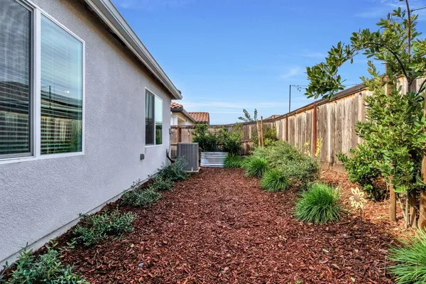 $469,500 | 649 Wood Crest Avenue, Madera, CA 93636