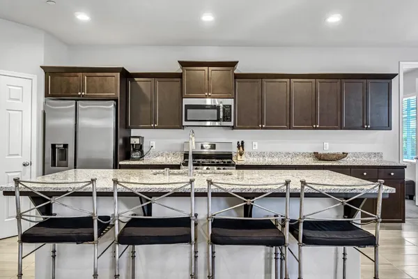 $469,500 | 649 Wood Crest Avenue, Madera, CA 93636