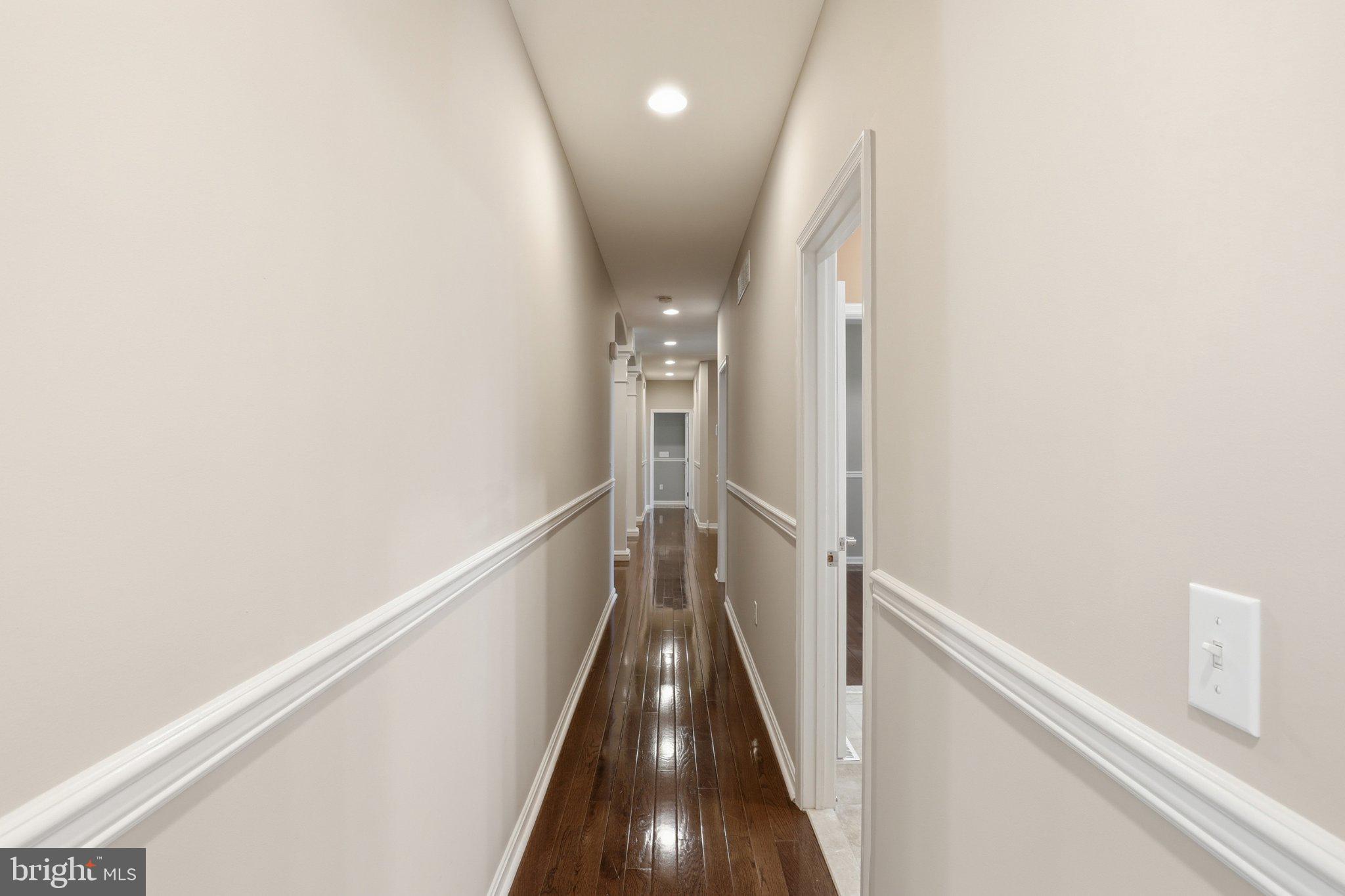 16932 Fitzgeralds Road Lincoln, DE 19960 - Photo 48 of 103 Inviting corridor with polished floors.