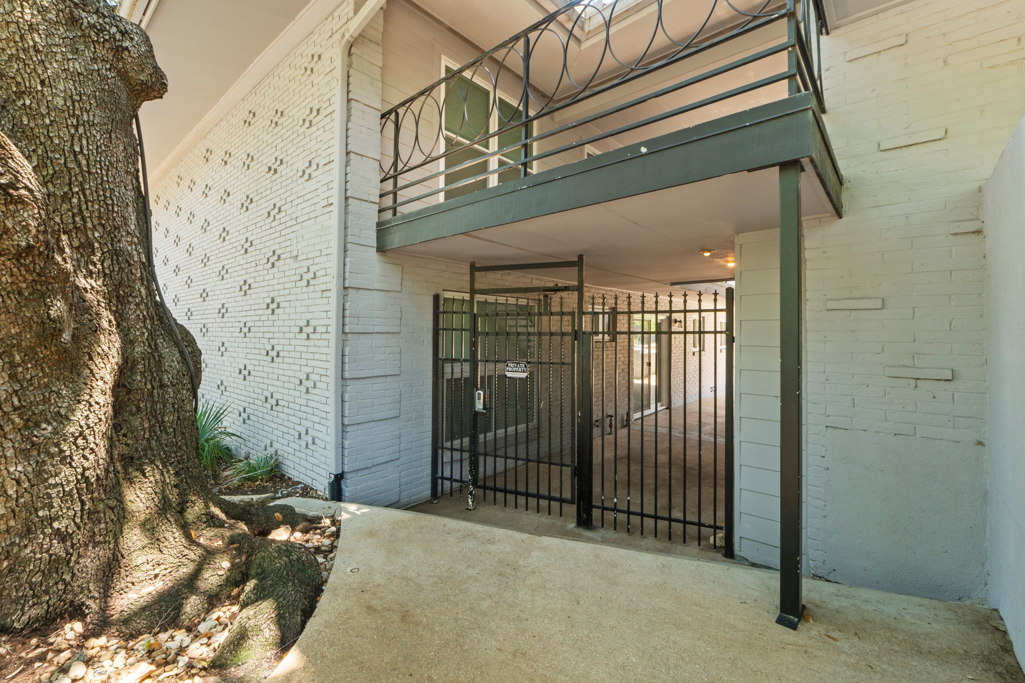 1210 Windsor Road, Unit 220 Austin, TX 78703 - Photo 28 of 32