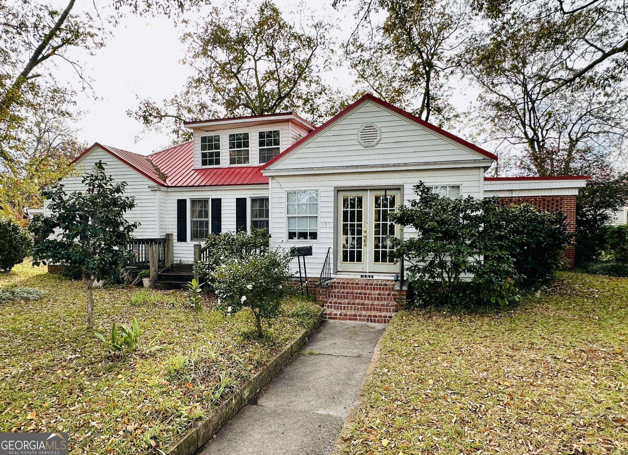 221 N St Southwest  