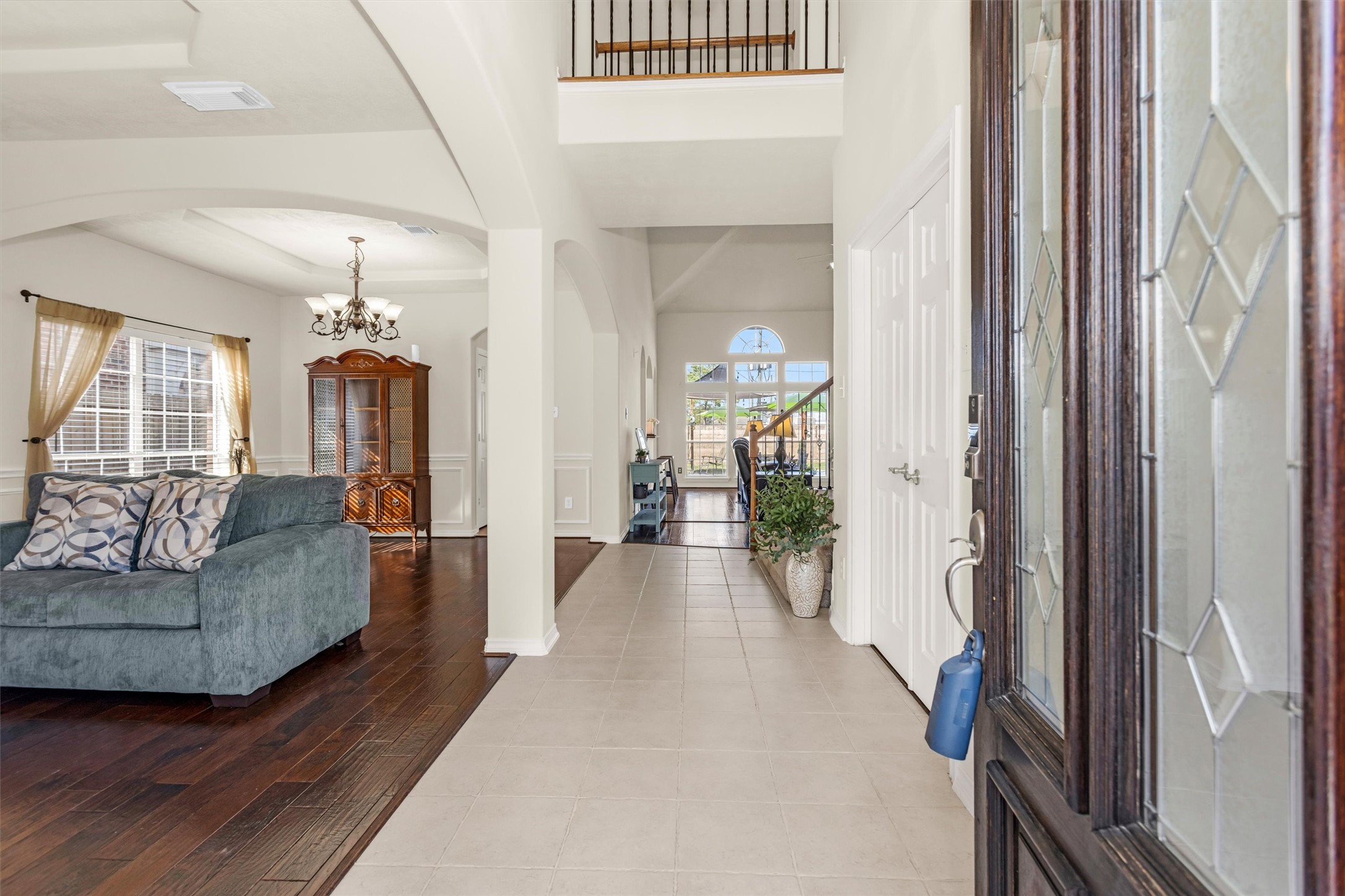 3211 Burton Ridge Drive Spring, TX 77386 - Photo 3 of 49 a view of a livingroom with furniture and windows