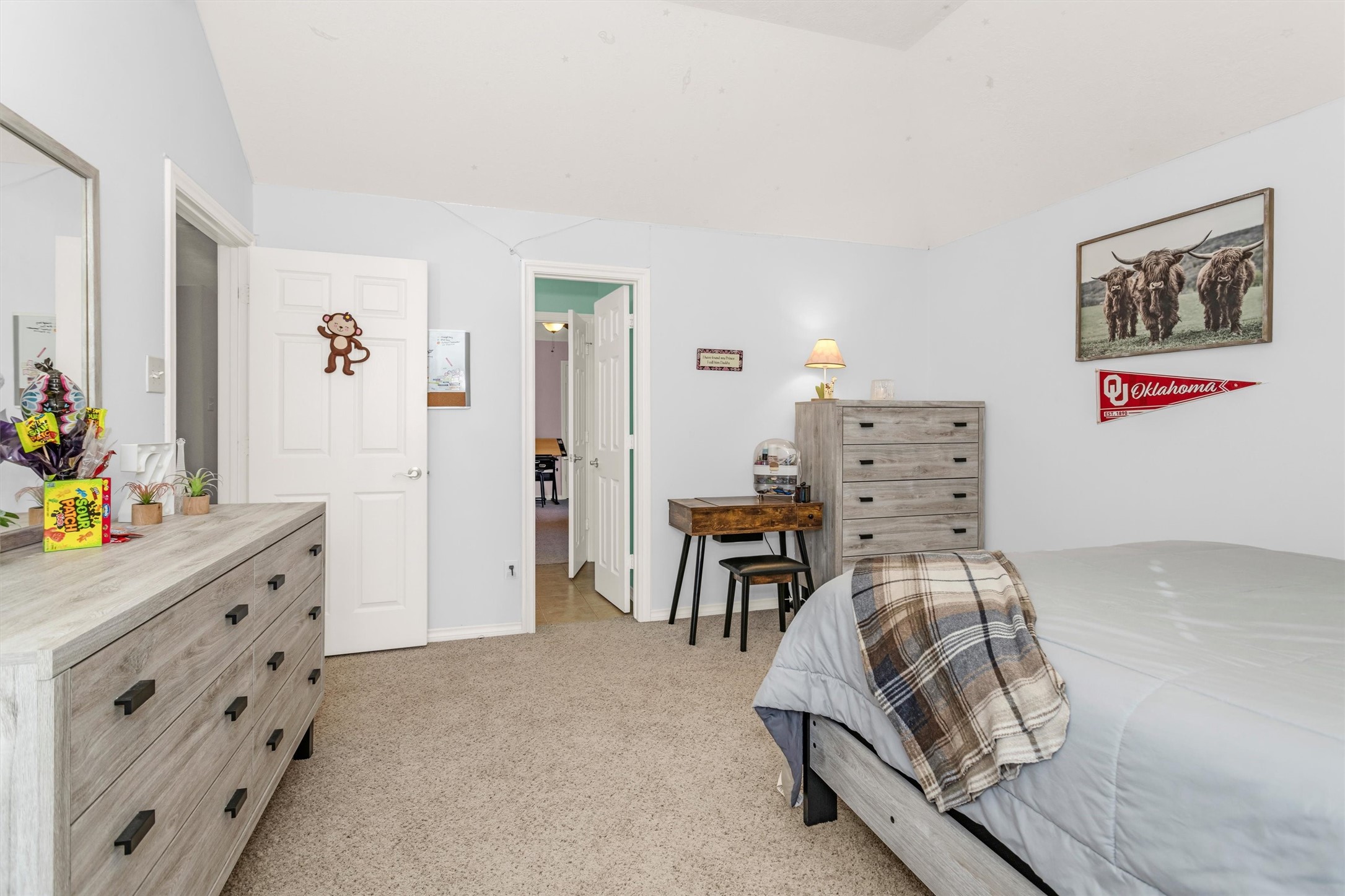 3211 Burton Ridge Drive Spring, TX 77386 - Photo 40 of 49 a room with furniture a desk and chair