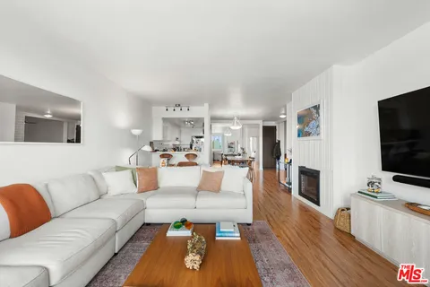 $4,250 | 900 Euclid Street, Unit 403, Santa Monica, CA 90403