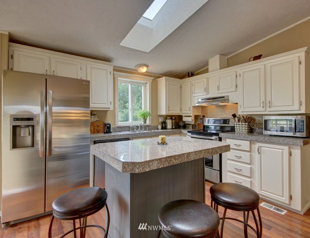 814 Fort Casey Road Coupeville, WA 98239 - Photo 3 of 20 Gallery Image 3