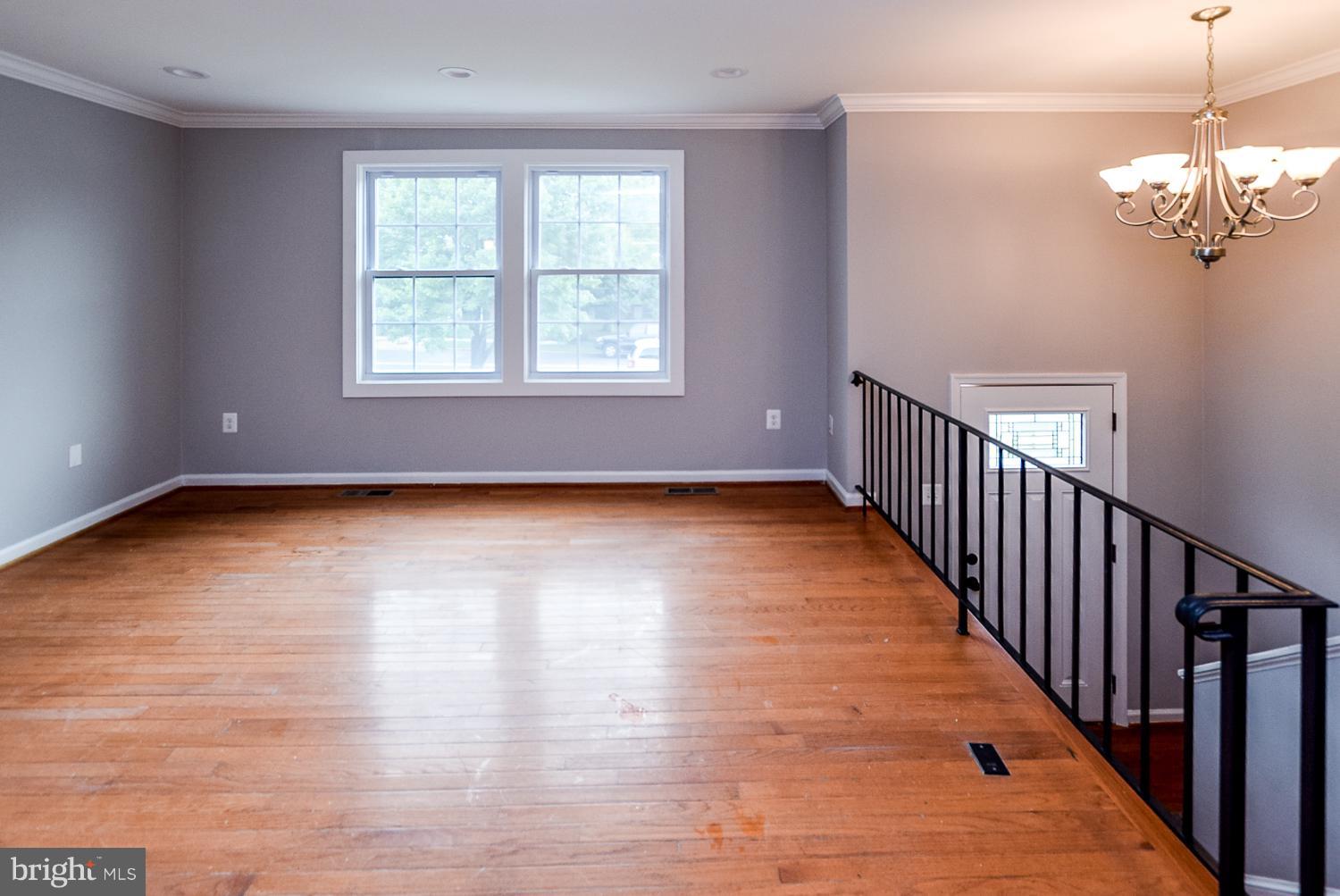 3704 Oaklawn Road Fort Washington, MD 20744 - Photo 13 of 30 Living Room