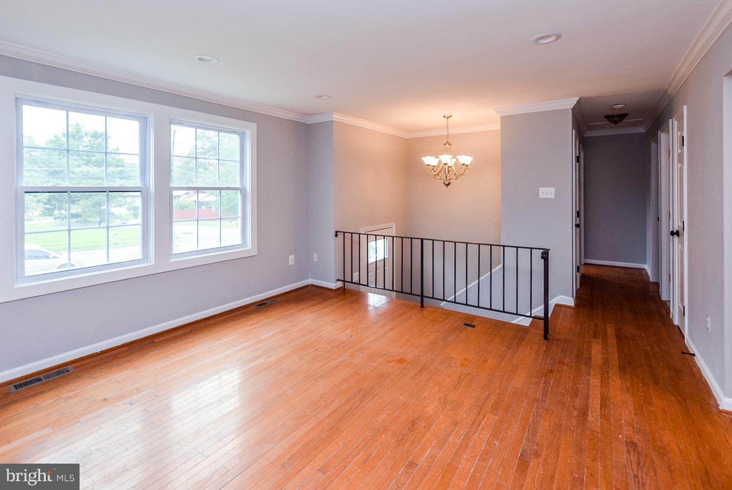 3704 Oaklawn Road Fort Washington, MD 20744 - Photo 5 of 30 Living Room