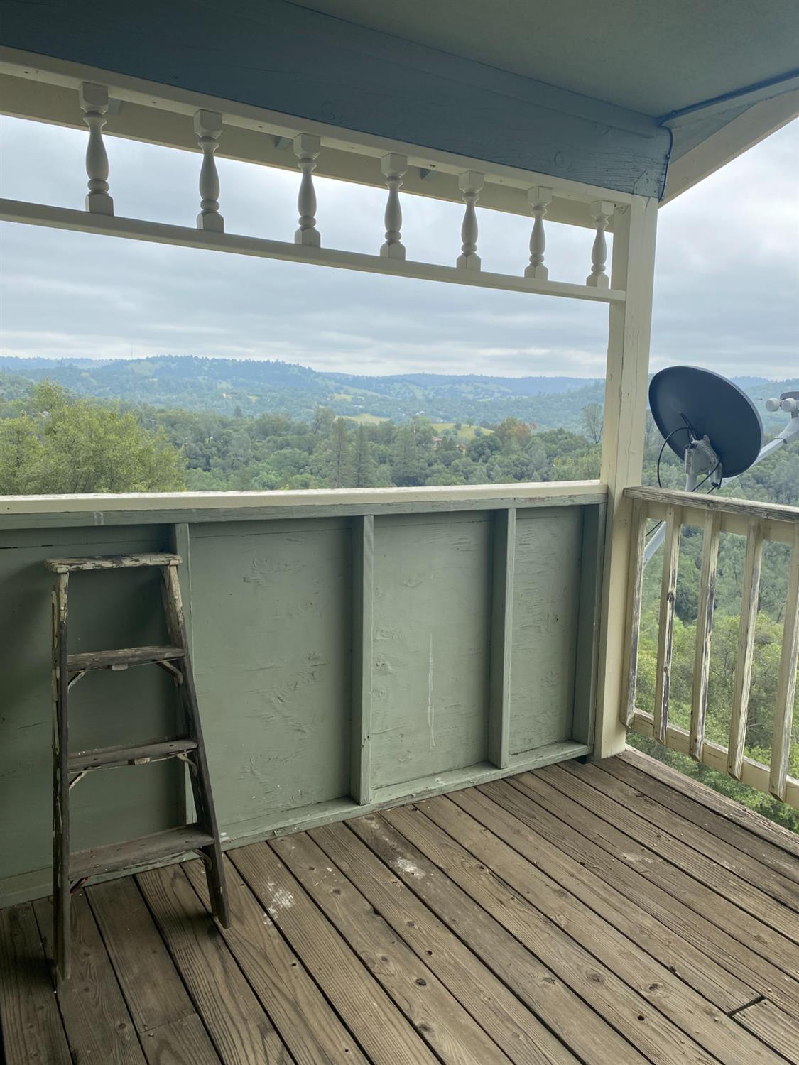 5021 Banbury Cross Road Shingle Springs, CA 95682 - Photo 63 of 92 Other side of balcony view.