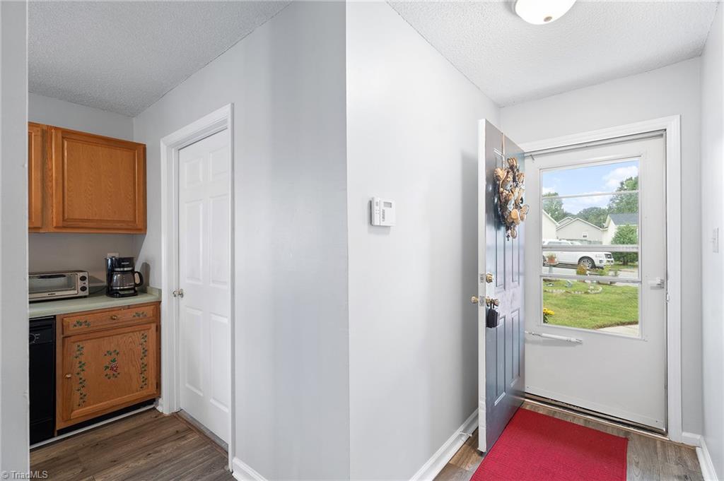 722 Paramount Street High Point, NC 27260 - Photo 4 of 26 Gallery Image 4