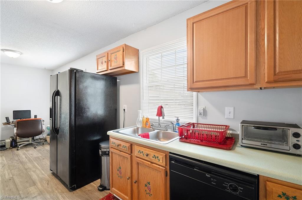 722 Paramount Street High Point, NC 27260 - Photo 10 of 26 Gallery Image 10