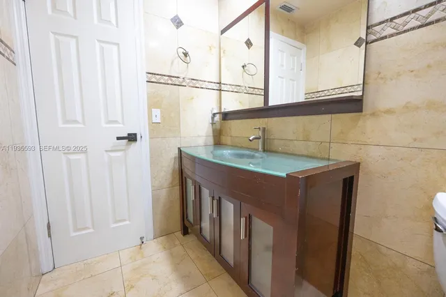 $3,900 | 17302 Northwest 63rd Place, Hialeah, FL 33015