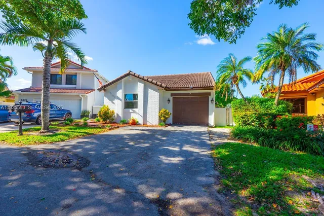 $3,900 | 17302 Northwest 63rd Place, Hialeah, FL 33015