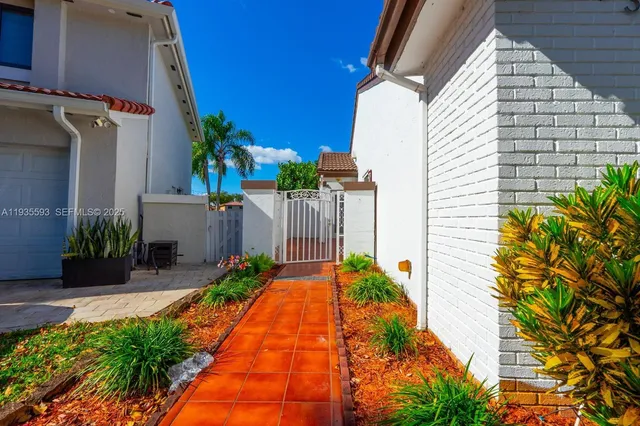 $3,900 | 17302 Northwest 63rd Place, Hialeah, FL 33015