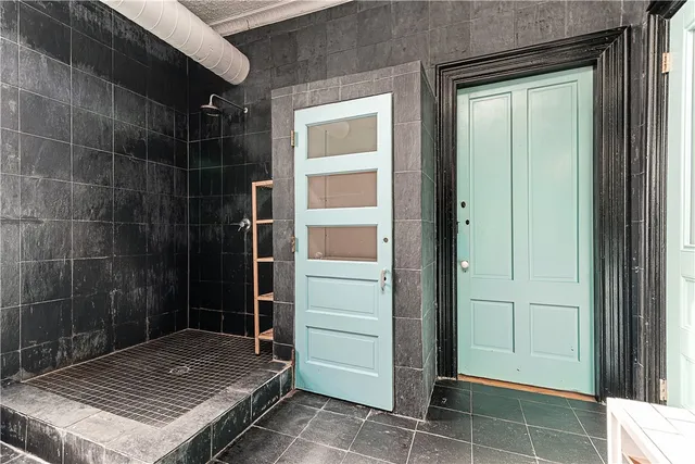 $2,600 | 114 Main Street, Unit 1A, Woonsocket, RI 02895