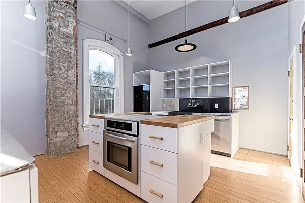 $2,600 | 114 Main Street, Unit 1A, Woonsocket, RI 02895