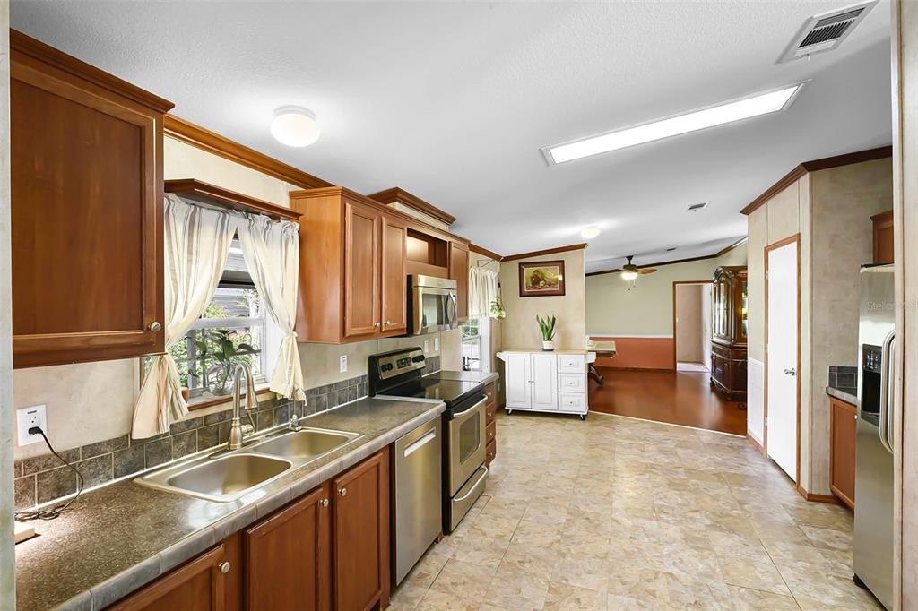 14228 Mistletoe Way Astatula, FL 34705 - Photo 6 of 41