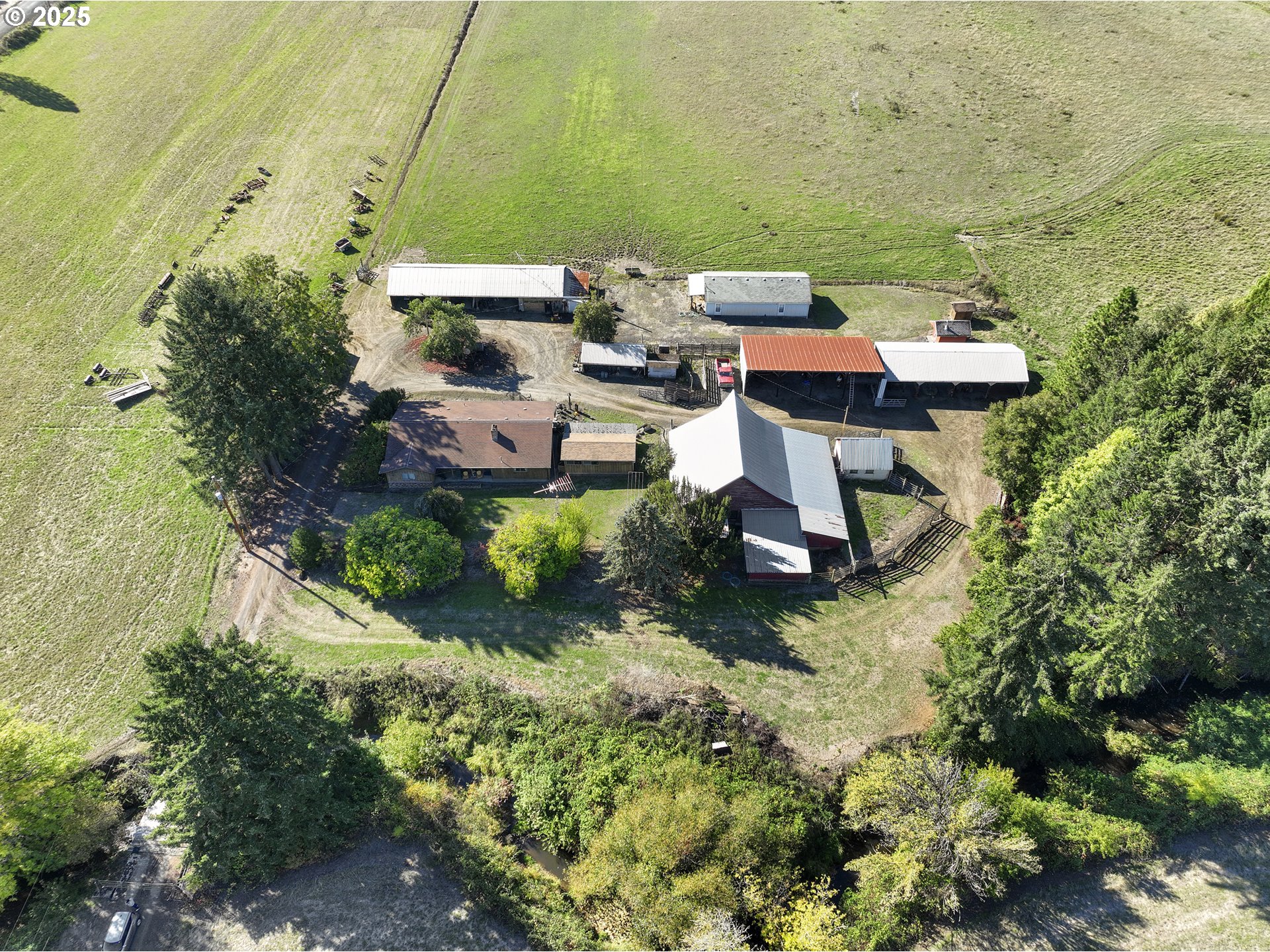 17300 Southwest Muddy Valley Road McMinnville, OR 97128 - Photo 3 of 31