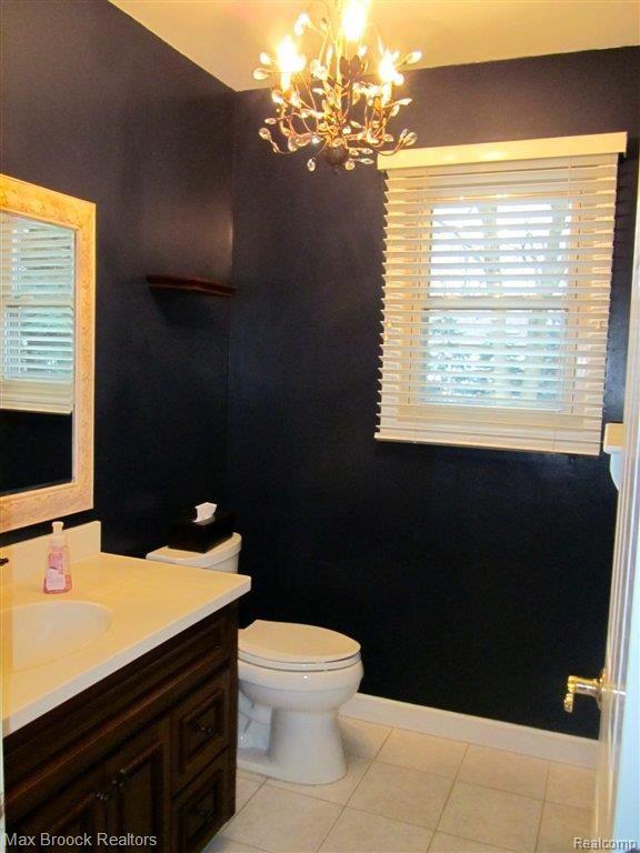 974 Langley Road Rochester, MI 48309 - Photo 7 of 8 Powder Room