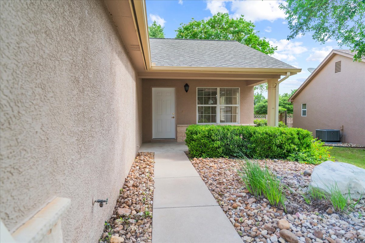 104 Whitewing Way Georgetown, TX 78633 - Photo 4 of 29