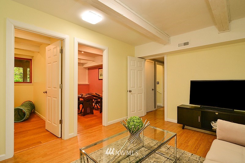 4454 Ferncroft Road Mercer Island, WA 98040 - Photo 19 of 30