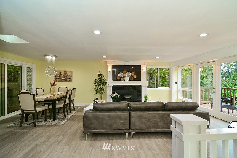 4454 Ferncroft Road Mercer Island, WA 98040 - Photo 3 of 30