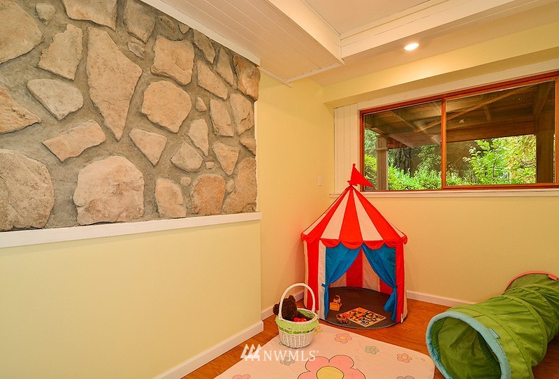 4454 Ferncroft Road Mercer Island, WA 98040 - Photo 24 of 30