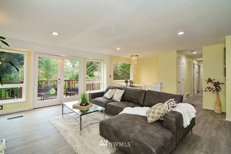 4454 Ferncroft Road Mercer Island, WA 98040 - Photo 5 of 30