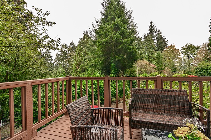 4454 Ferncroft Road Mercer Island, WA 98040 - Photo 7 of 30