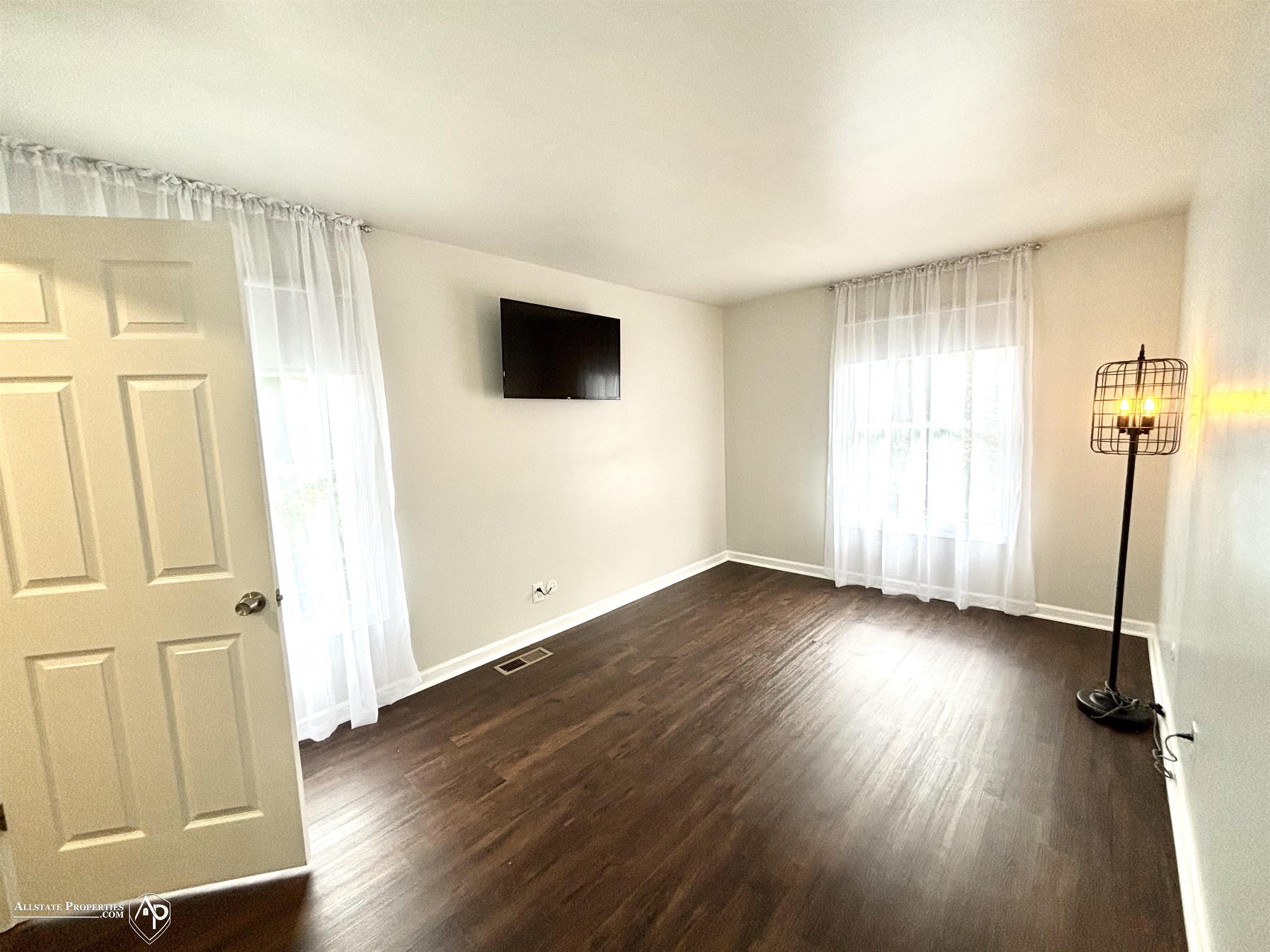 1477 Hunters Ridge Court Davison, MI 48423 - Photo 8 of 16 50147540-66f57f4d-3f37-4ec8-b2b5-8c5e94a9166b.JPG
