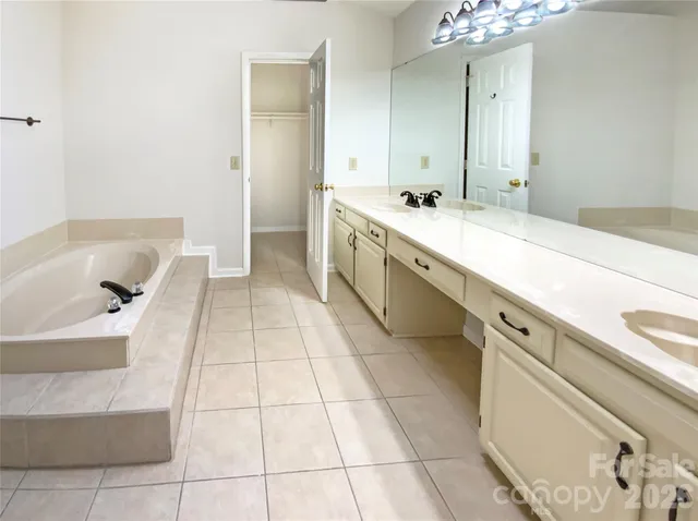 $425,000 | 3906 Melshire Lane, Charlotte, NC 28269