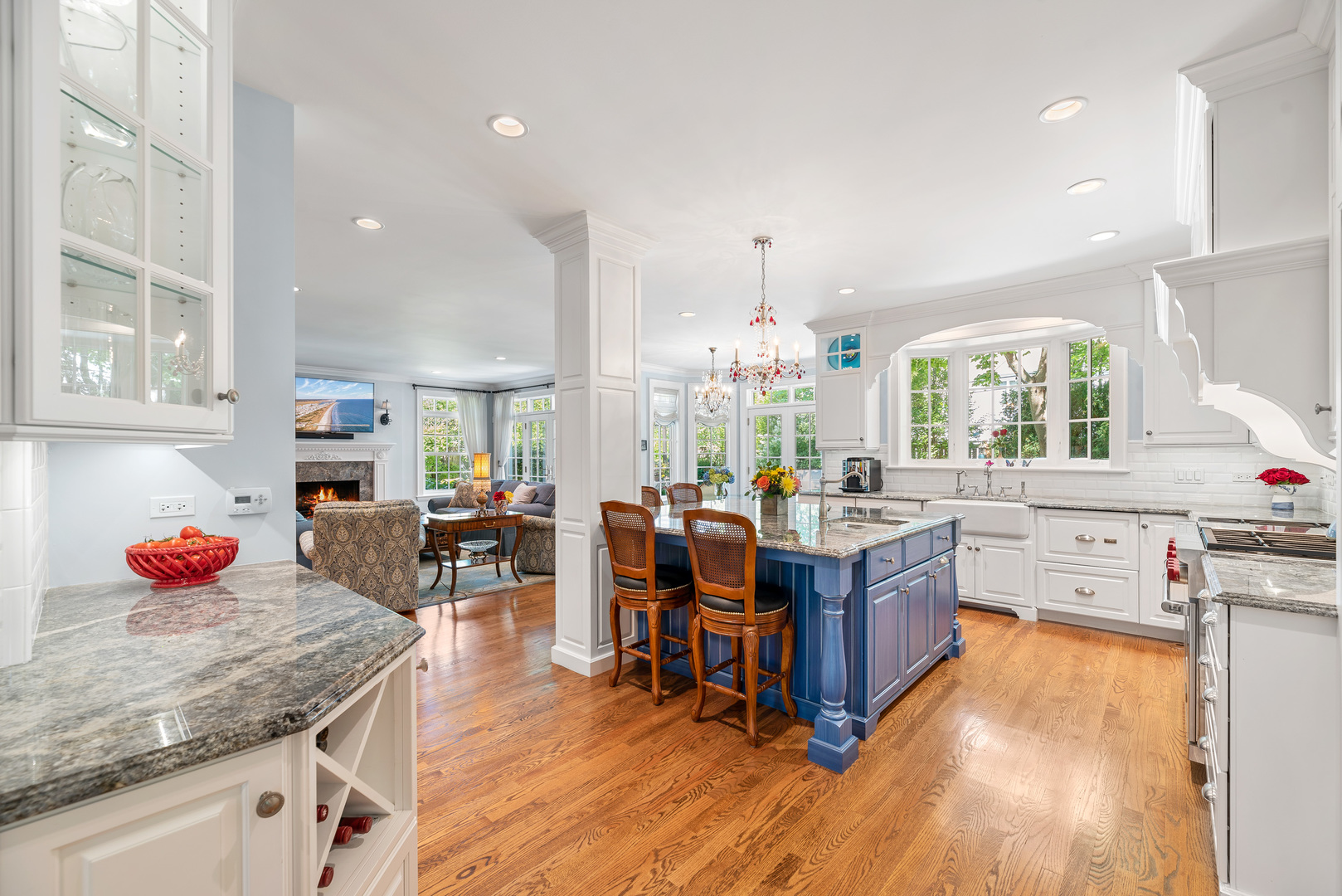 611 County Line Road Highland Park, IL 60035 - Photo 17 of 49 a kitchen with lots of counter top space
