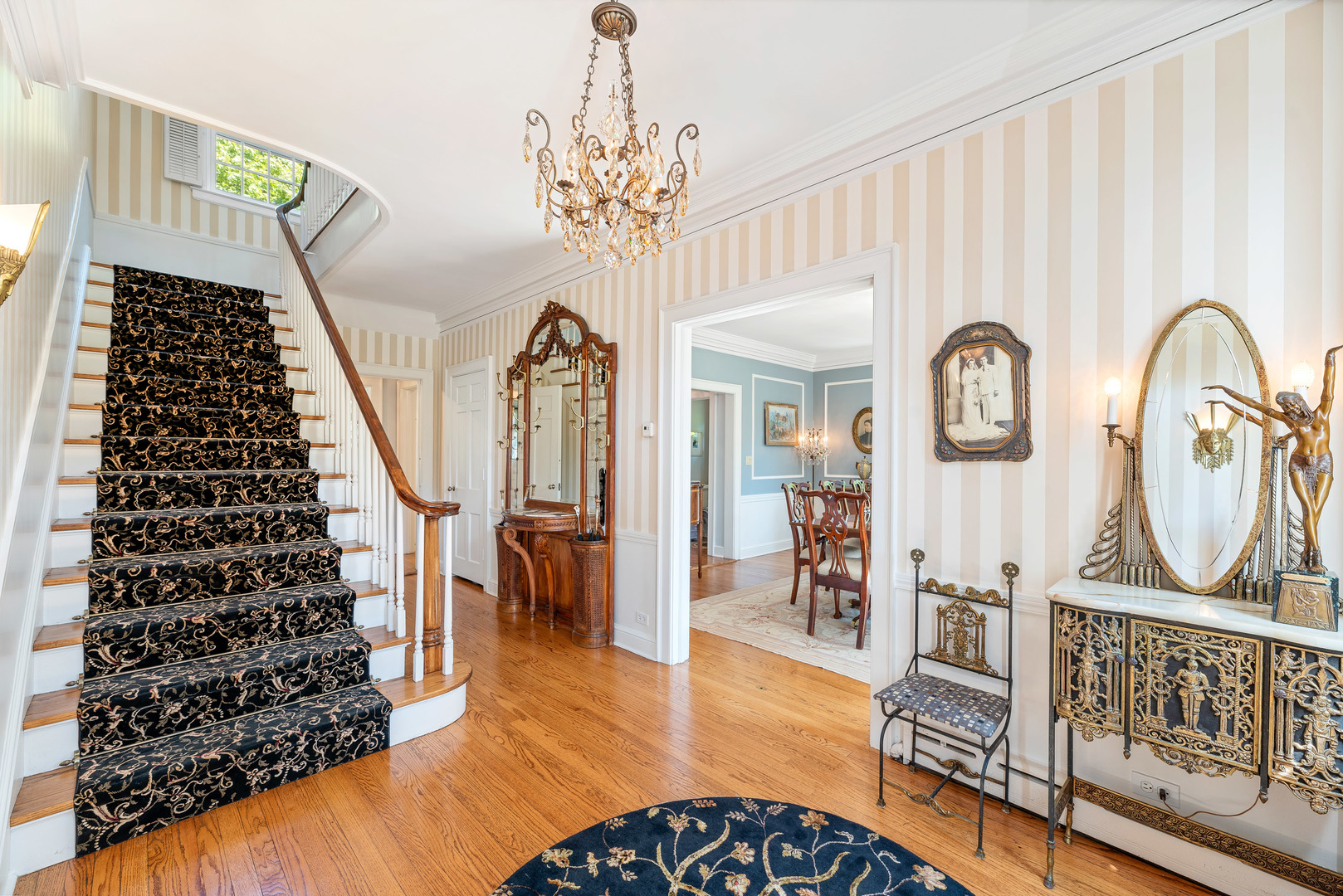 611 County Line Road Highland Park, IL 60035 - Photo 23 of 49 a view of an entryway with wooden floor