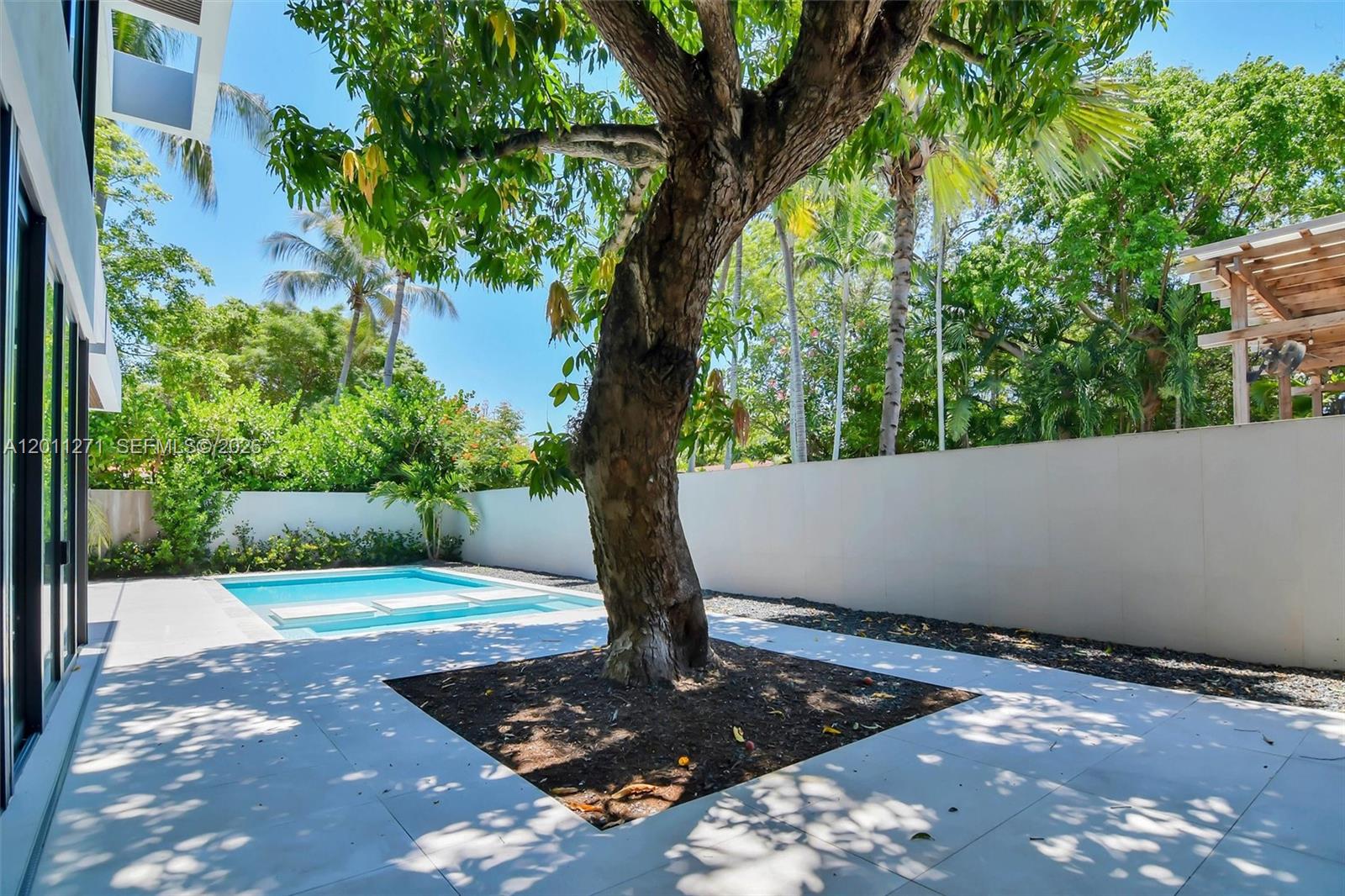 125 Southwest 29th Road Miami, FL 33129 - Photo 8 of 69